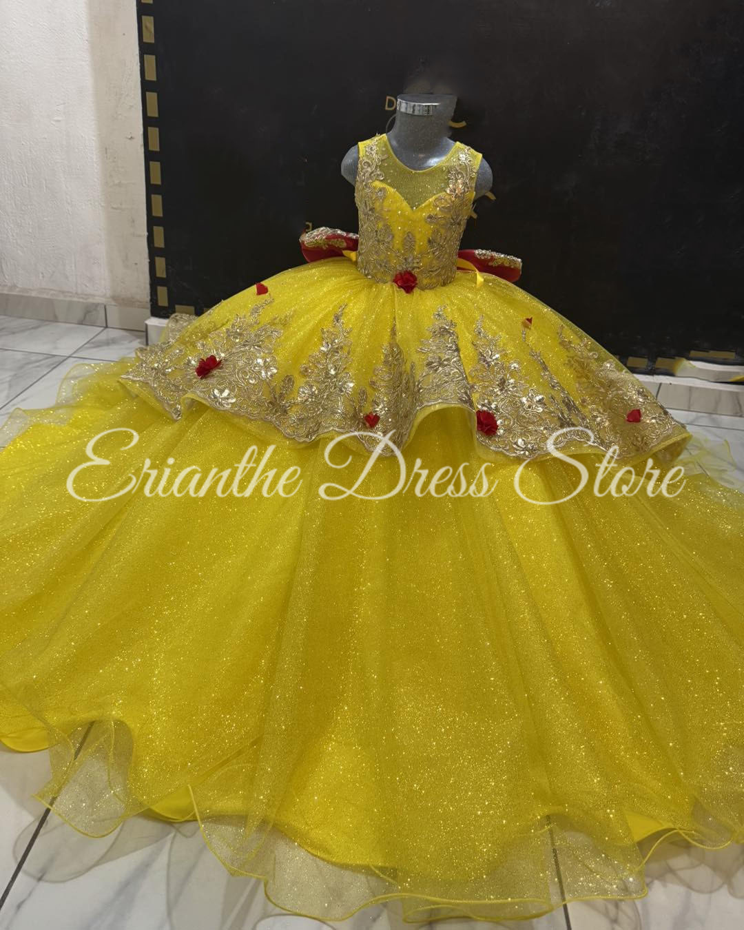 Embroidery Yellow Dress - Желтое платье с цветочным узором для