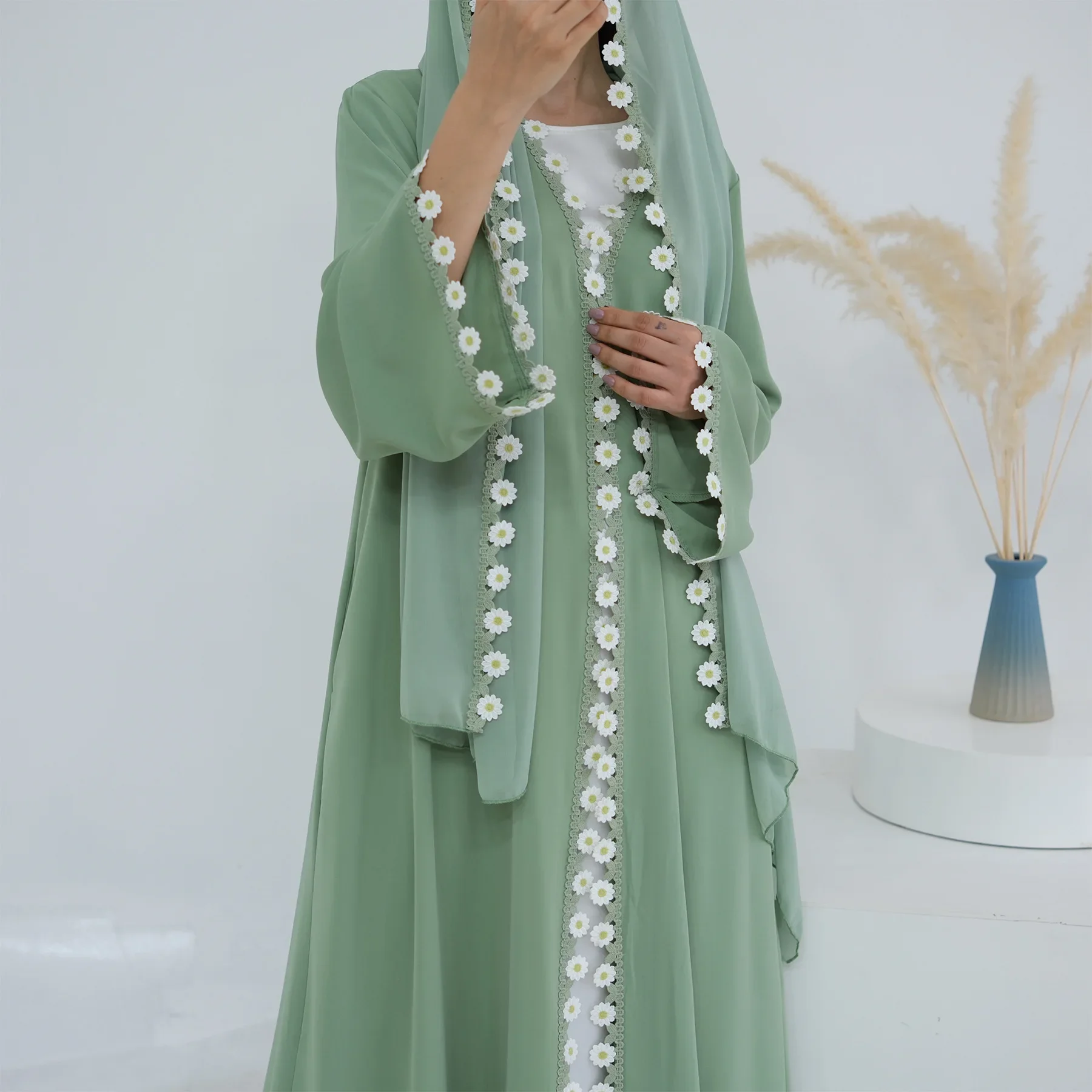 Цветочные абайи из Дубая, туре – обзор и цена Embroidery Kebaya