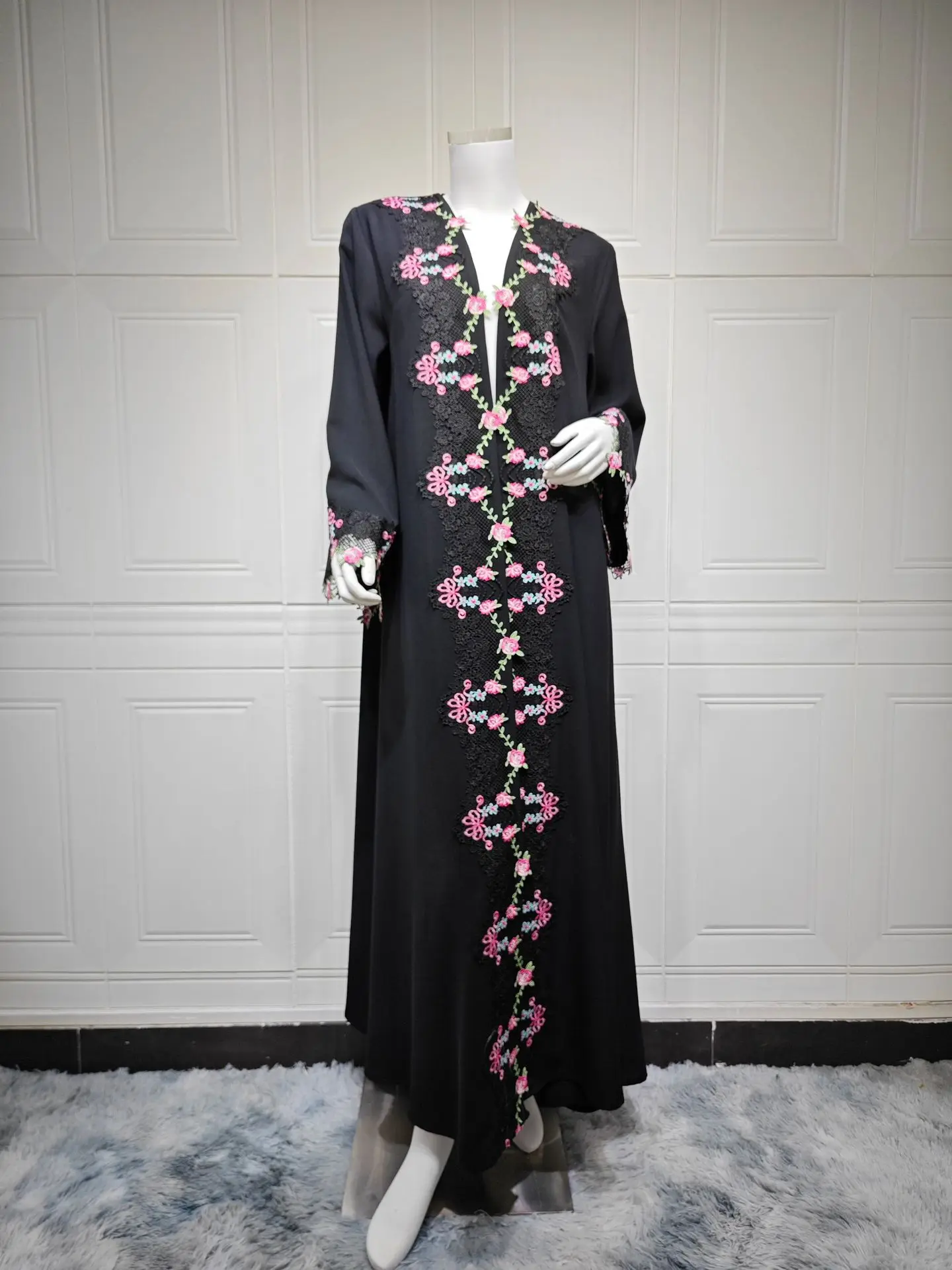Черное кимоно с вышивкой, джал – обзор и цена Embroidery Kebaya