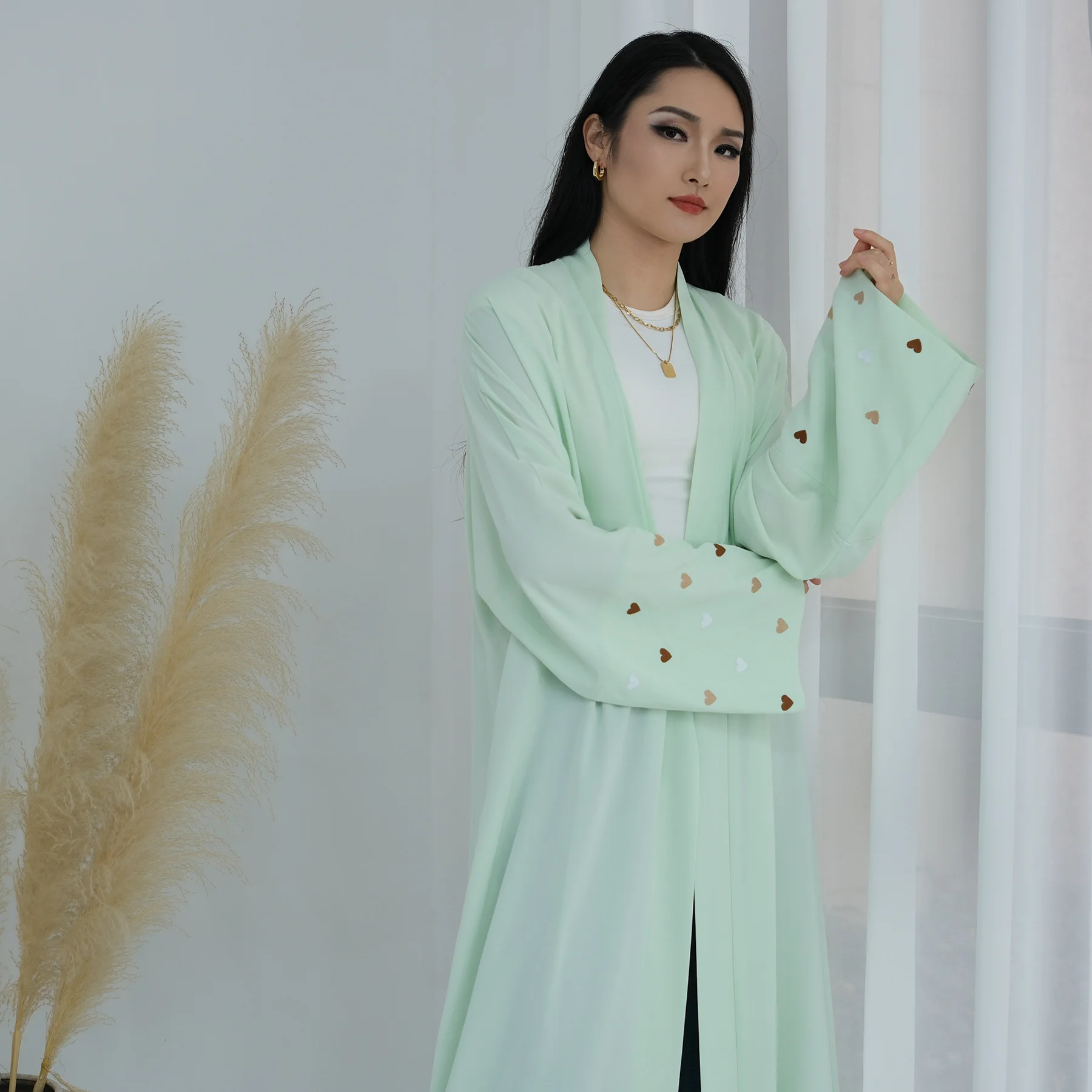 Длинное платье с вышивкой в фо – обзор и цена Embroidery Kebaya